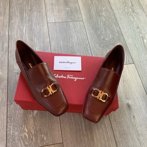Salvatore Ferragamo | Shoes | Salvatore Ferragamo Size 7  display picture 2